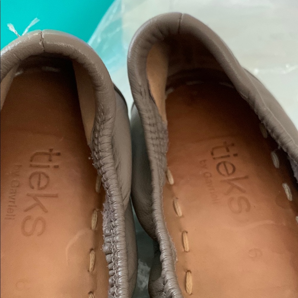 Tieks Taupe Ballet Flats 6 - Picture 11 of 13